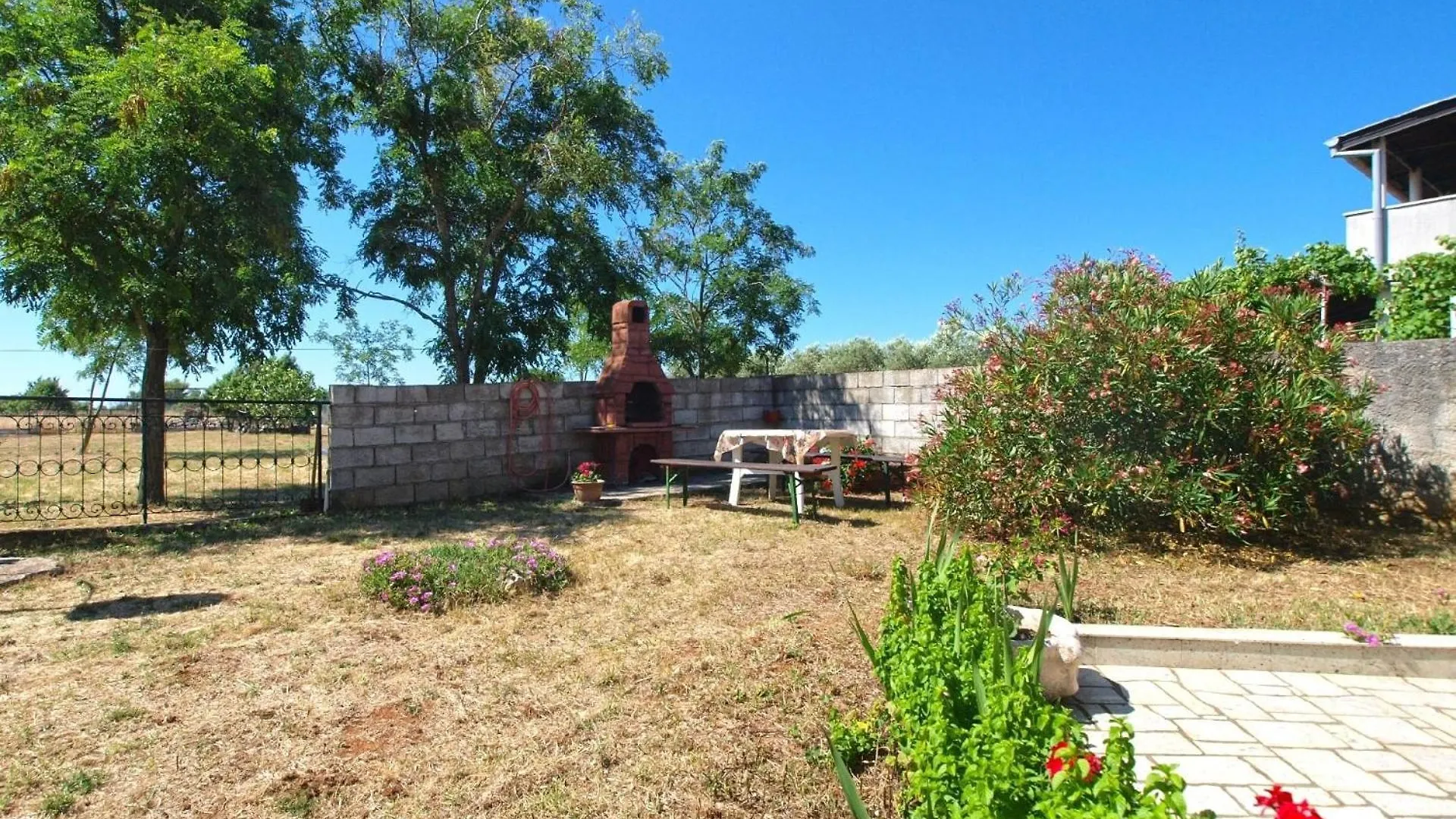 Apartment Ferienwohnung Fuer 3 Personen Ca 30 Qm In Banjole, Istrien Istrische Riviera Croatia